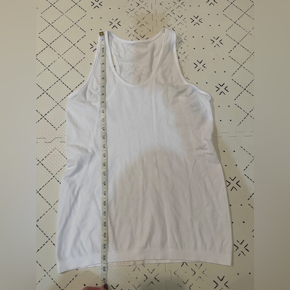 NWOT Athlete Seamless Featherweight‎ Gym Tank XL - Picture 6 of 9